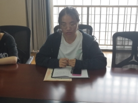图片包含 桌子, 室内, 窗户, 笔记本&#xA;&#xA;描述已自动生成