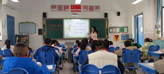 一群人在餐厅里&#xA;&#xA;中度可信度描述已自动生成