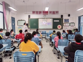 E:\活动日材料上报\2024-2025下学期\思学街小学第10个全国近视防控宣传教育月活动\近视防控知识进课堂5.jpg